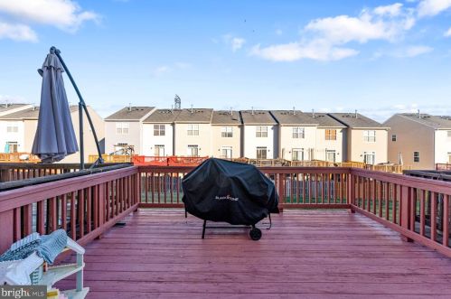 15614 John Diskin Cir, Woodbridge VA  22191-6538 exterior