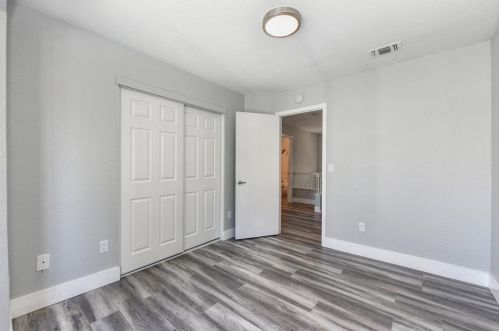 9262 Mapleview Way, Elk Grove CA  95758-5007 exterior