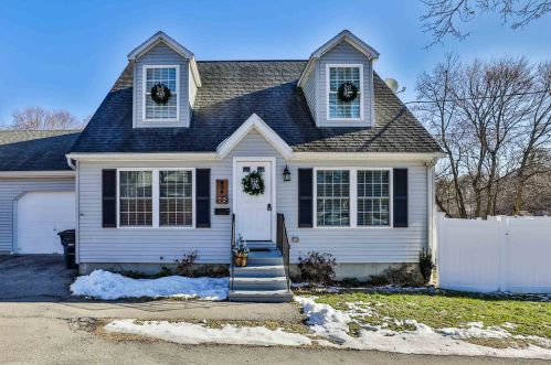 61 Prescott St, Nashua, NH 03064-2581