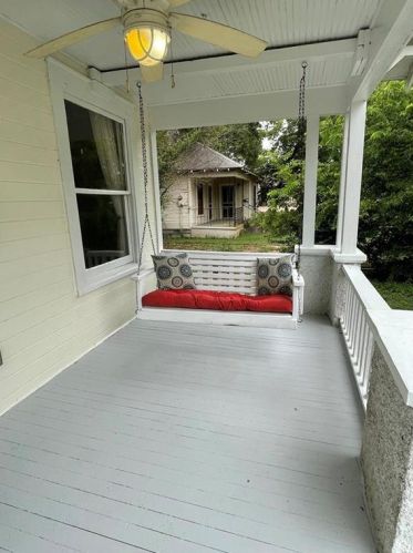 708 University Ave, Georgetown TX  78626-7036 exterior