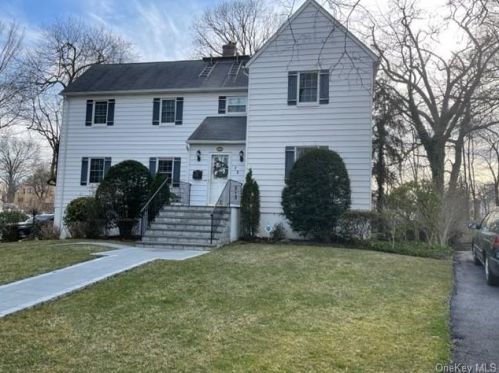 28 Parkway Cir, Mount Vernon NY  10552-1916 exterior