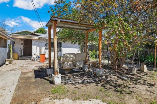 1071 Rialto Ave, San Bernardino CA  92408-1221 exterior