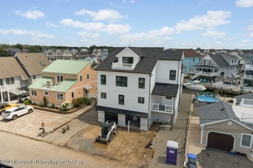 114 Shore Dr, Bricktown, NJ 08723-7421