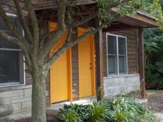 912 Hillside Dr, Blmgtn IN  47401-6535 exterior