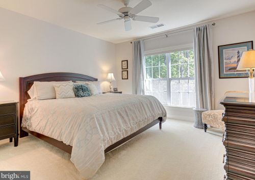 20500 Stone Fox Ct, Leesburg VA 20175-7223 exterior