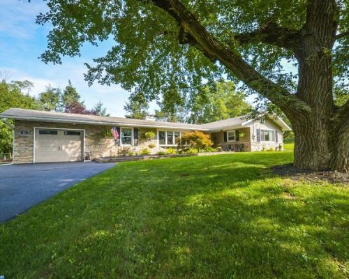 11 Fairhill Rd, Souderton, PA 18964-1025