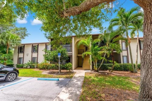 2025 Silver Pine Way, Palm City, FL 34990-4704