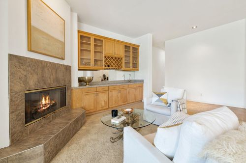 2 King Edward Ct, Rancho Mirage CA  92270-1621 exterior