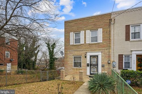541 47th St, Washington, DC 20019-4760