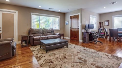 3753 Snowden Ave, Long Beach CA  90808-2226 exterior