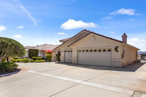 14497 Ironsides Ln, Helendale, CA 92342-7796