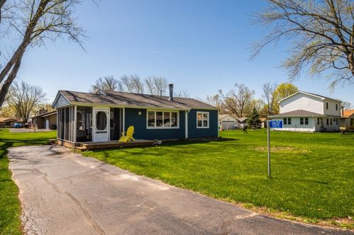 1517 Pheasant Ave, Twin Lakes, WI 53181-9727