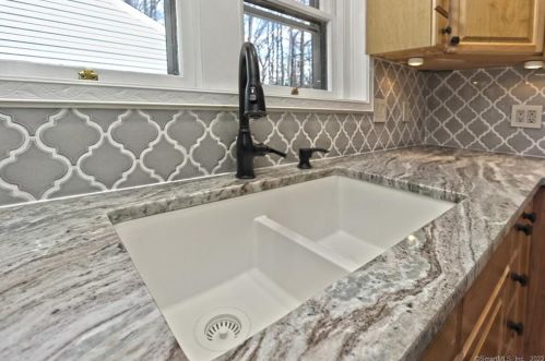 28 Church St, North Branford CT  06471-1417 exterior