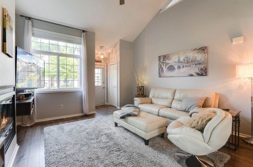 8582 Brinkley Ln, Inver Grove Heights MN  55076-5115 exterior