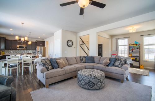 461 Edgewater Dr, West Bend, WI 53095-4398