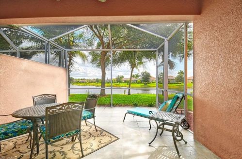 14346 Manchester Dr, Naples FL  34114-8626 exterior