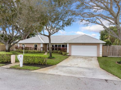 7521 Edgewater Cir, West Palm Beach, FL 33406-8715