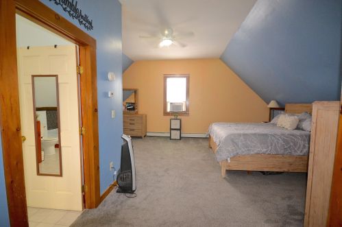 85 Broadway, Derry NH  03038-2019 exterior