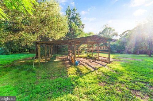 10719 Kettle Run Rd, Nokesville VA  20181-1715 exterior