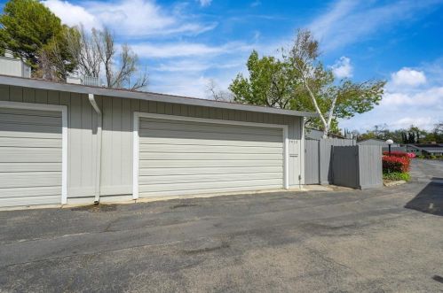 7915 Rocky Point Ct, Citrus Heights CA  95610-7704 exterior