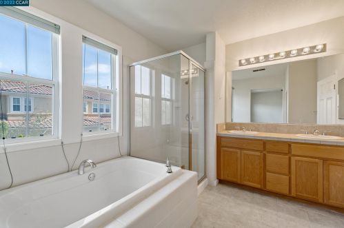 4255 Fitzwilliam St, Pleasanton CA 94568-4573 exterior