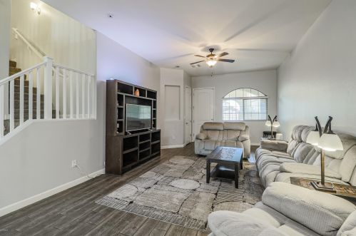 1367 Country Club Dr, Mesa, AZ 85210-5129