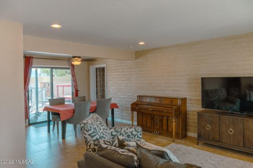 9717 Shiloh St, Tucson, AZ 85748-3225