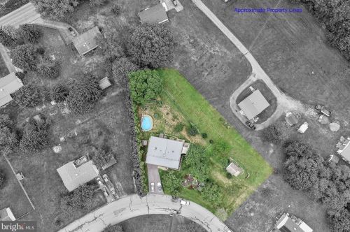 130 Oakwood Ave, Water Gap, PA 17018-9620