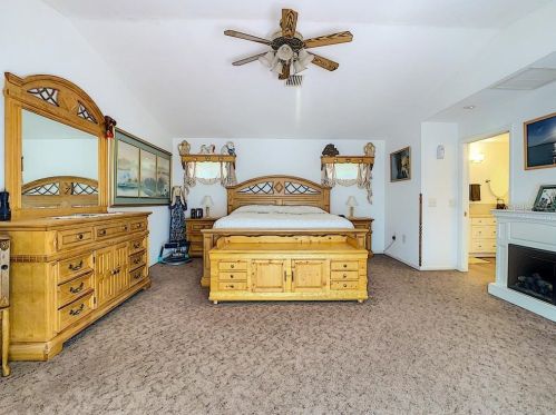 945 14th St, Saint Petersburg FL  33705-1242 exterior