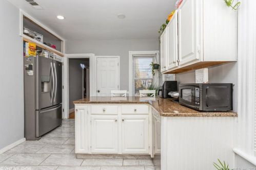 2011 Broadbridge Ave, Stratford CT  06614-4770 exterior