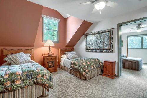 5 Carlson Ter, Fishkill NY  12524-3001 exterior