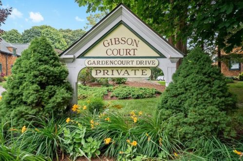 19 Gardencourt Dr, South Kingstown, RI 02882-3911