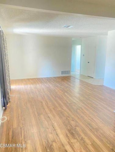 1290 Parkhurst St, Simi Valley CA 93065-4444 exterior