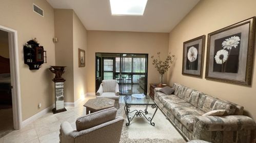 6165 Sunny Pointe Cir, Delray Beach FL  33484-2446 exterior