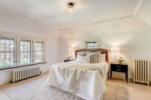 5347 Berkeley Blvd, Milwaukee WI 53217-5138 exterior