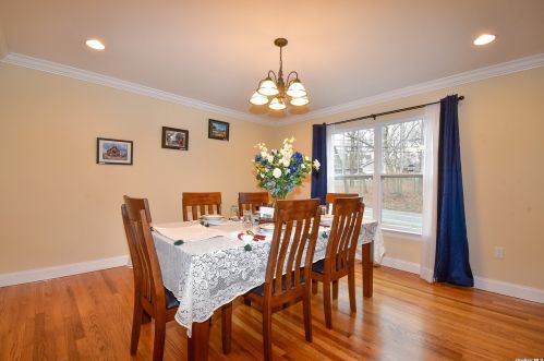 45 Crystal Brook Hollow Rd, Mount Sinai NY  11766-1606 exterior