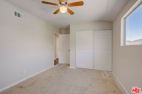 20707 Dot St, Santa Clarita CA  91350-2001 exterior