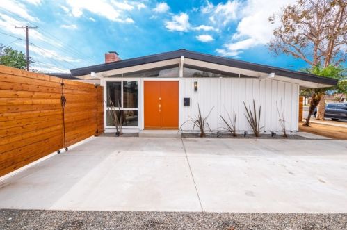 3316 Studebaker Rd, Long Beach CA  90808-4255 exterior