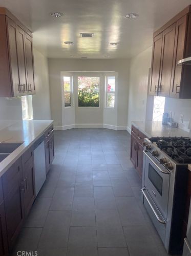 5240 Wilkinson Ave, North Hollywood, CA 91607-2411