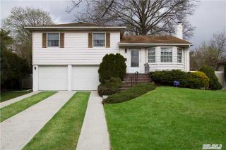 7 Sylvan Rd, Smithtown, NY 11787-4926