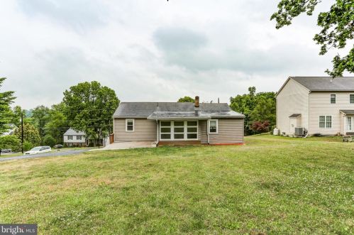 5044 Turtle Ln, Navy Sup Dpt PA  17050-2446 exterior
