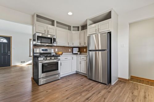 939 Kims Ln, Mukwonago WI  53149-1118 exterior
