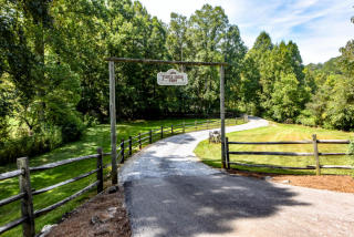 1746 Hughes Loop, Maryville, TN 37803-4220