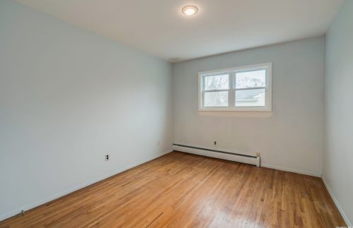 68 Holly Dr, Elwood NY  11731-5226 exterior