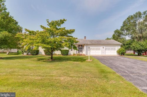 147 Euclid Ave, Charles Town WV  25414-1111 exterior