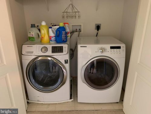 6766 Sycamore Park Dr, Haymarket VA  20169-2995 exterior