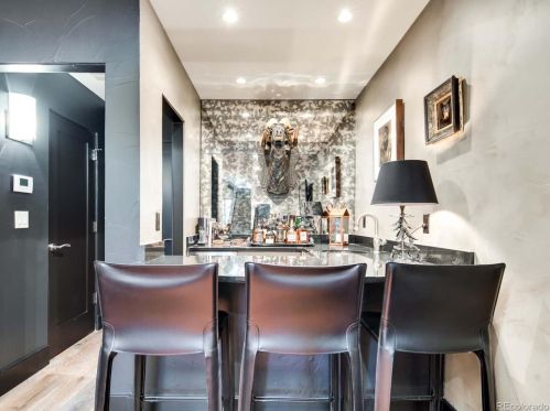 514 Cook St, Denver CO 80205-3735 exterior