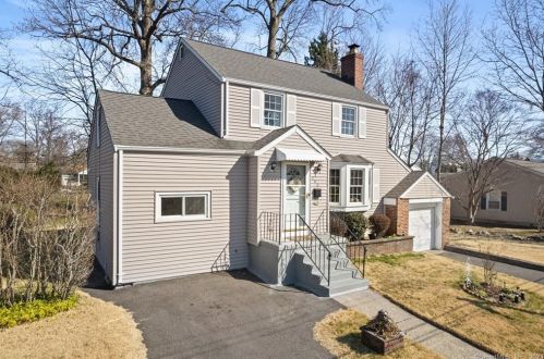 200 Roger Dr, Stratford, CT 06614-3428