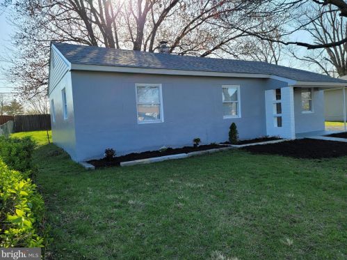 52 Memorial Dr, New Castle DE  19720-1334 exterior