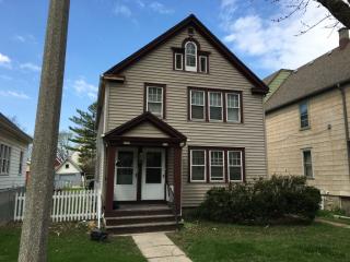 313 40th St, Milwaukee WI  53208-3740 exterior